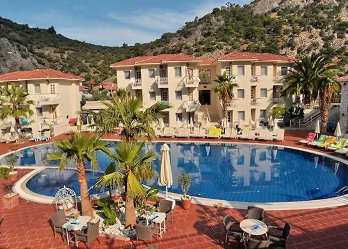 The Blue Lagoon Deluxe