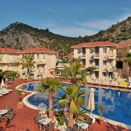 Hotel The Blue Lagoon Deluxe 3*