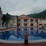 The Blue Lagoon Deluxe