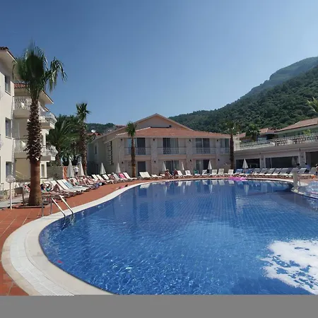 Hotel The Blue Lagoon Deluxe 3*