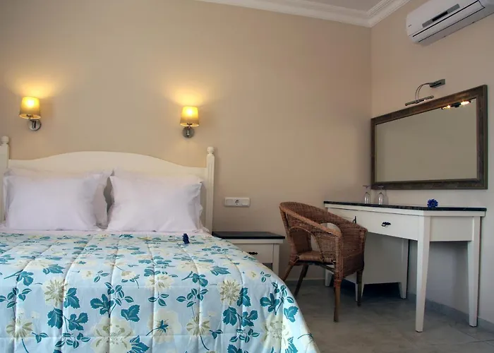 The Blue Lagoon Deluxe