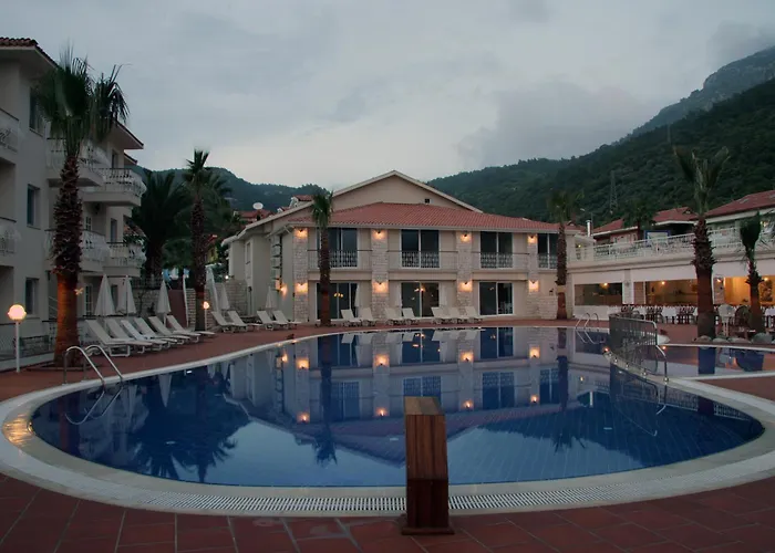 The Blue Lagoon Deluxe