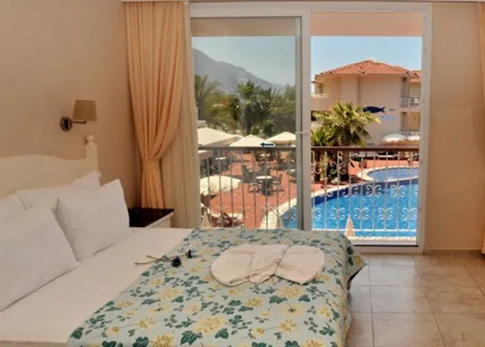 The Blue Lagoon Deluxe