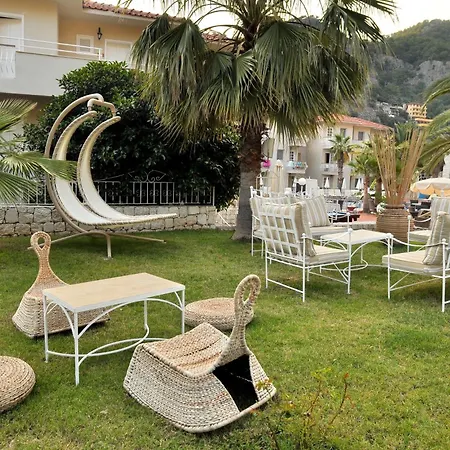 蓝色潟湖豪华酒店 厄吕代尼兹