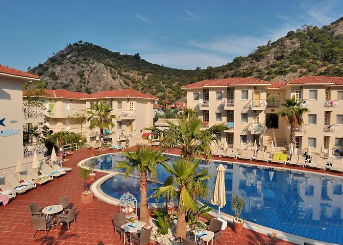 Hotel The Blue Lagoon Deluxe 3*